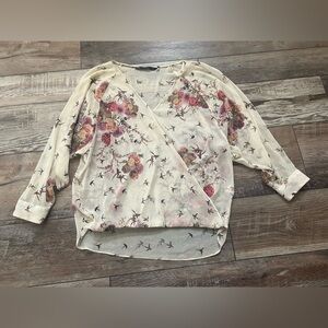 EUC ZARA TRAFALUC CROSSOVER BIRD/FLORAL BLOUSE SIZE M